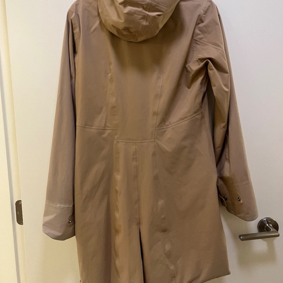 Patagonia H2NO Tan Jacket - Picture 2 of 6